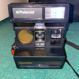 Polaroid sun 660 auto focus camera